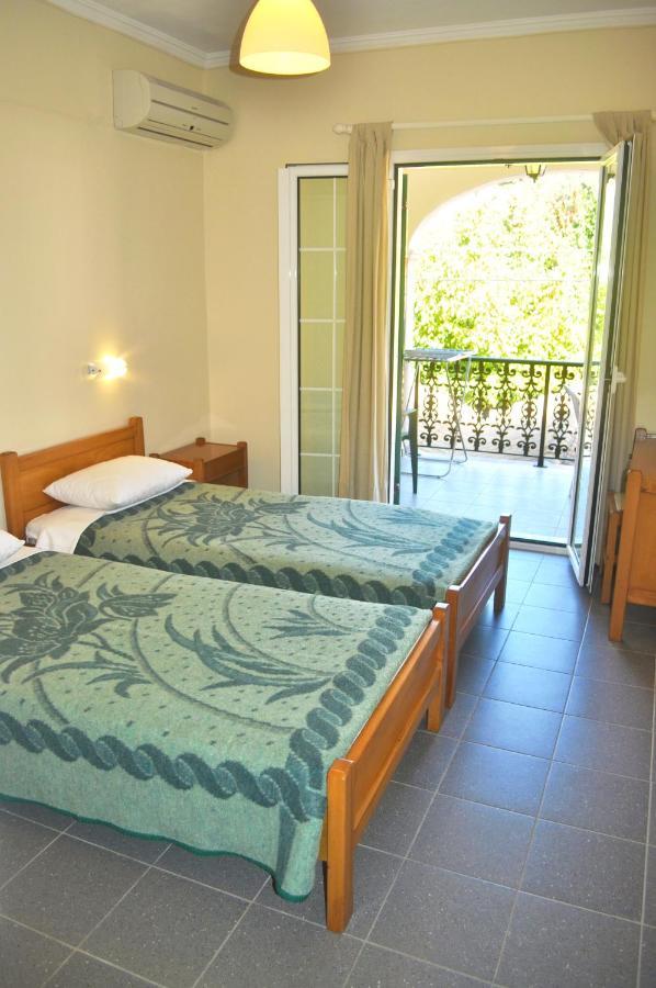Yannis - Holiday Apartments On Agios Gordios Beach In Corfu Kültér fotó